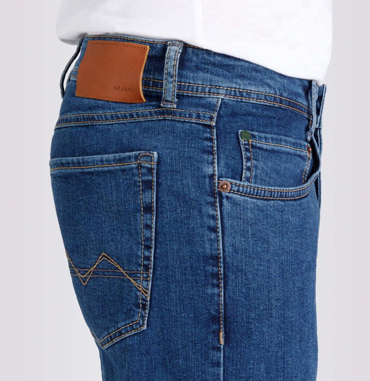 MAC Arne | blue light used